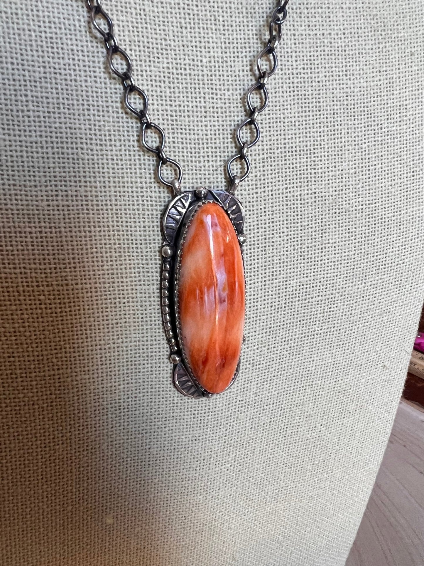 Large Navajo Handmade Spiny Oyster Necklace by Tia Long - 18 inch